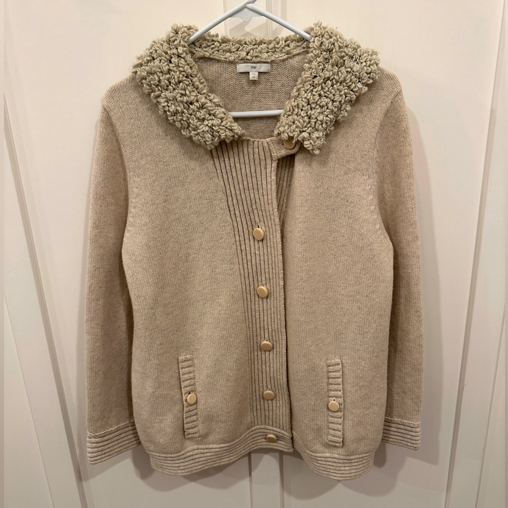 Cream sweater GAP